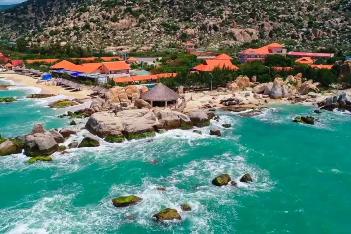 Ba Dien Beach Coastal Rock Formations Rocky coastline and turquoise sea at Ba Dien Beach, Ninh Thuan