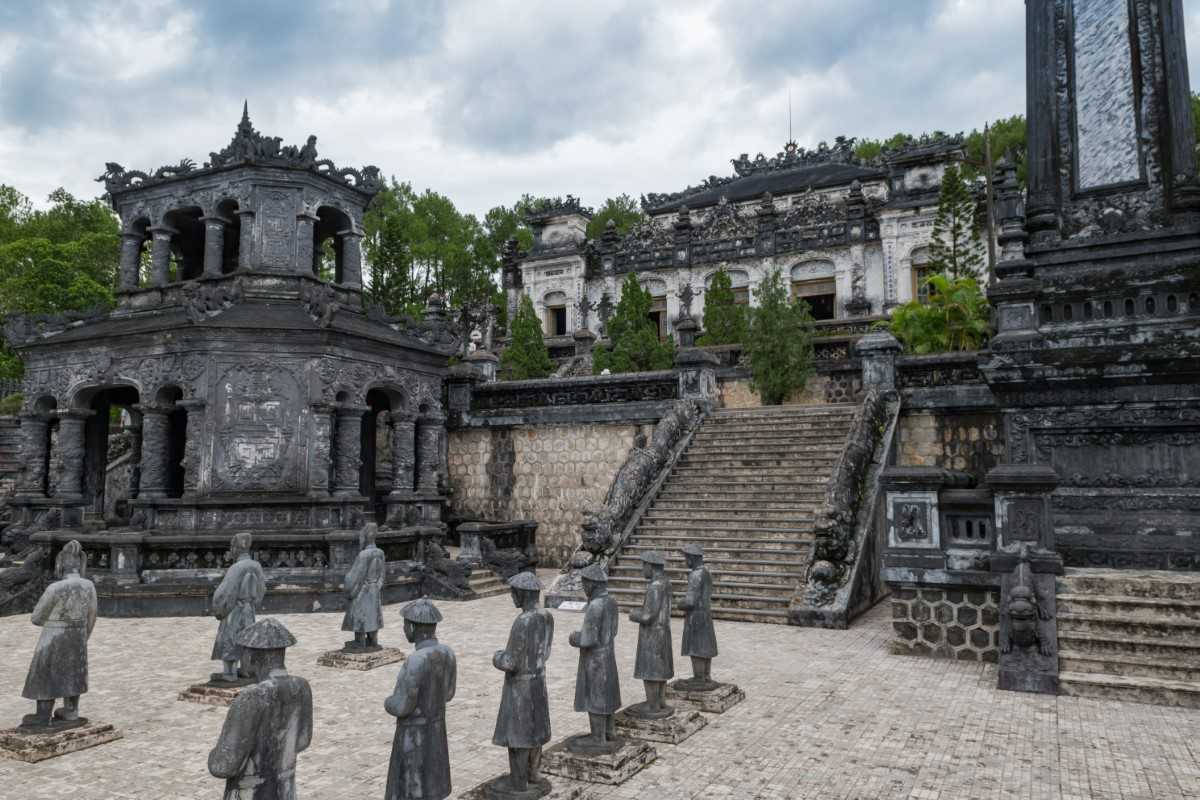 Bai Dinh Yard with life-size statues Life-size statues of mandarins and guards in Bai Dinh Yard at Khai Dinh Tomb in Hue