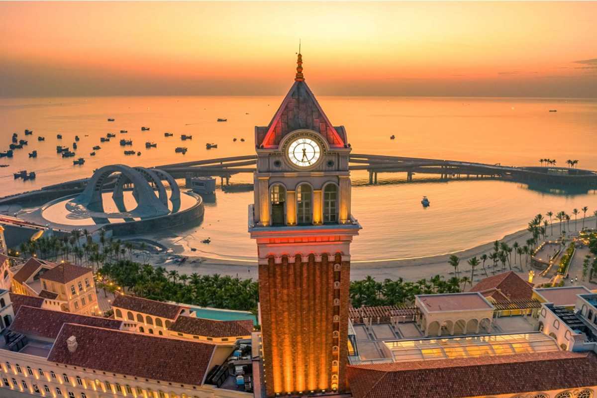 Clock Tower Phu Quoc and Colorful Coastal Streets Colorful streets and buildings near Clock Tower Phu Quoc with seaside views