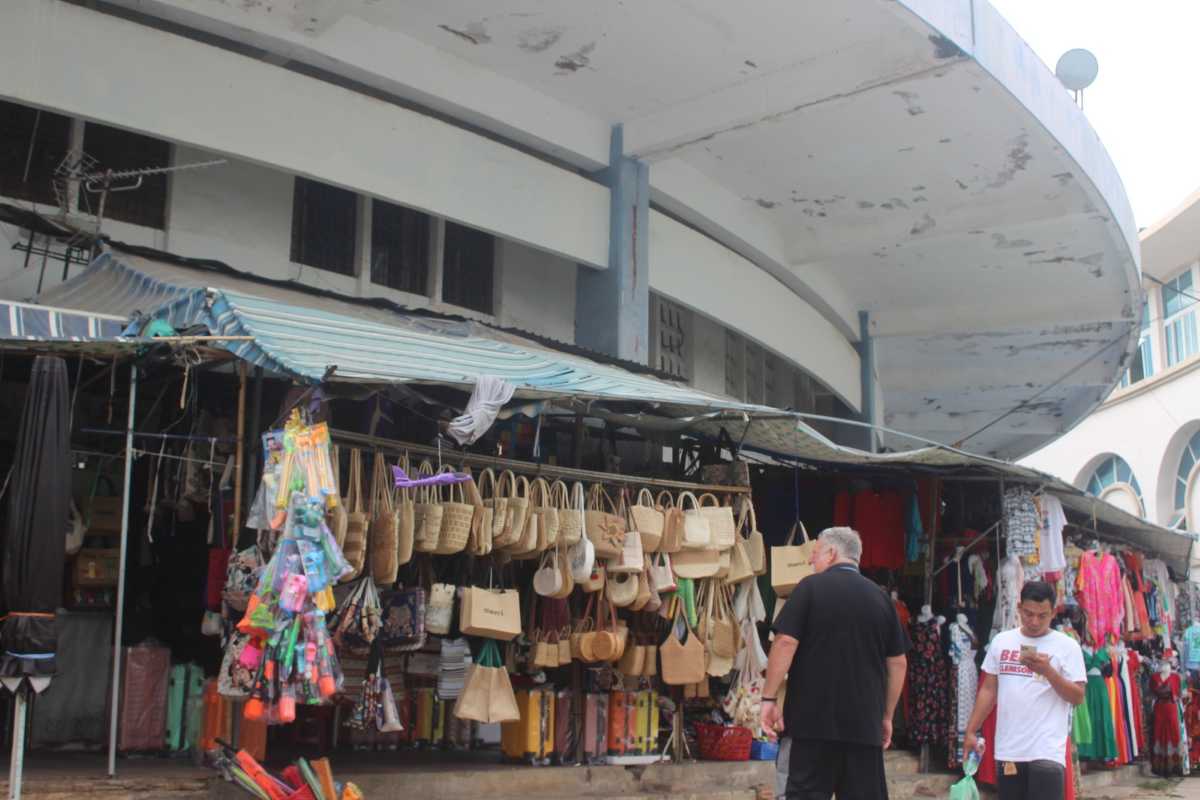 Handicraft stalls outside Dam Market Nha Trang Various local handicraft bags and souvenirs displayed at stalls outside Dam Market Nha Trang