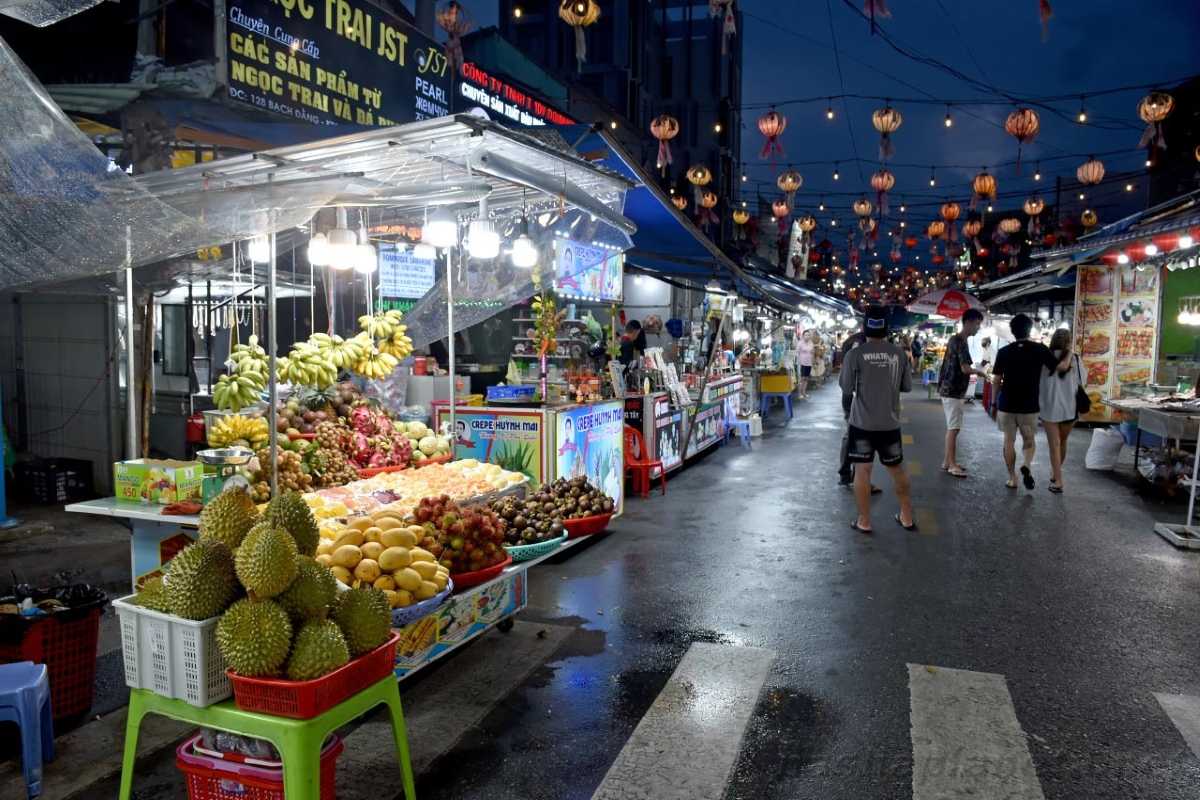 Crowded shopping scene at Duong Dong Night Market Crowds of shoppers exploring diverse merchandise at Duong Dong Night Market Phu Quoc