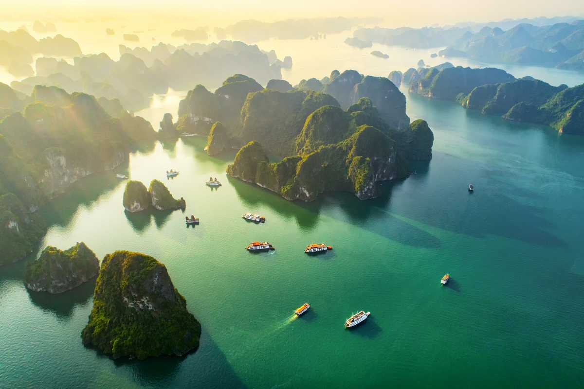 Fairy Lake Halong Bay secluded beach and turquoise water Fairy Lake Halong Bay secluded beach with soft sand and clear turquoise water, an ideal spot for relaxation and swimming