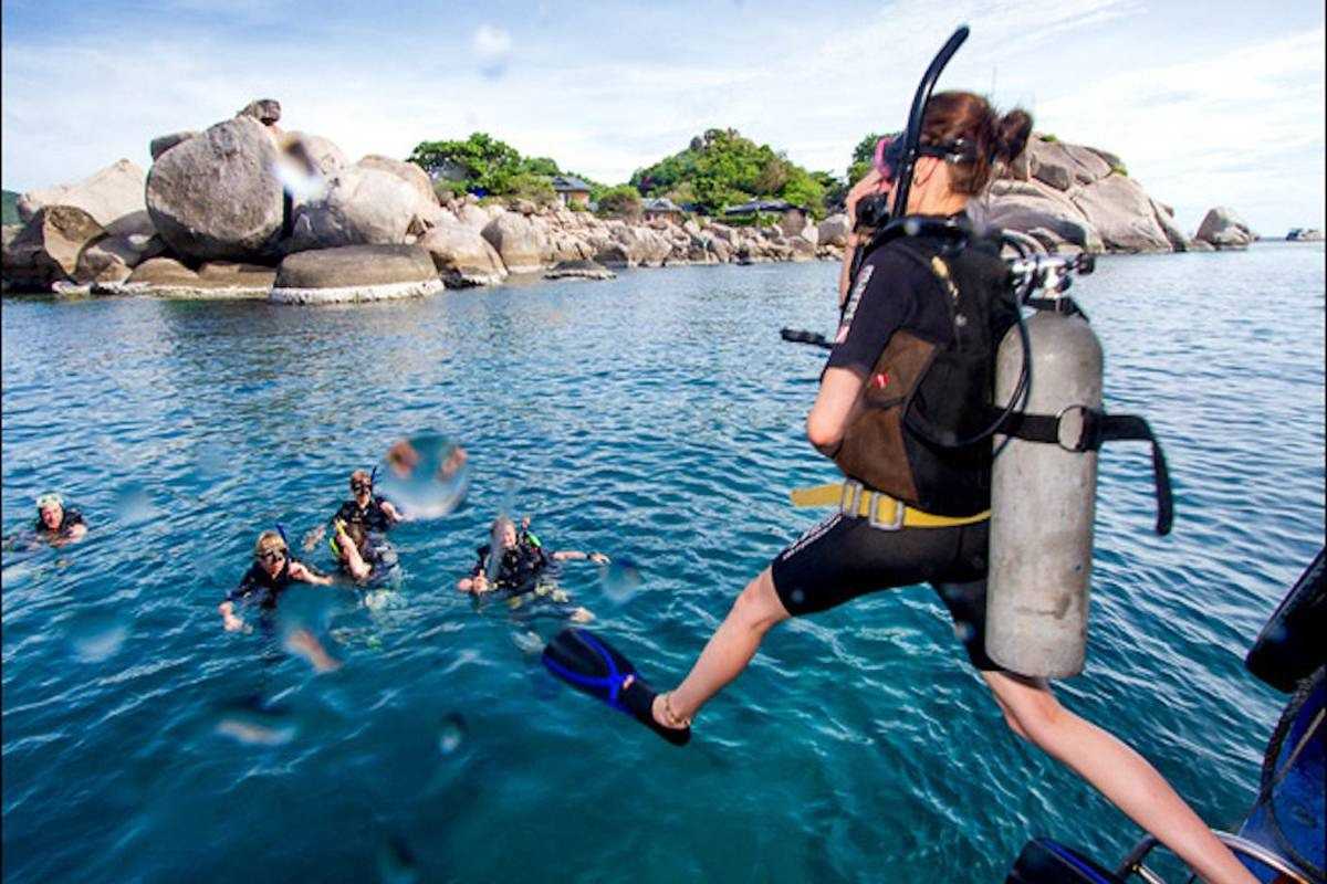 Hon Mieu Island family-friendly snorkeling spots Family-friendly snorkeling areas at Hon Mieu Island with shallow clear waters safe for children and beginners.