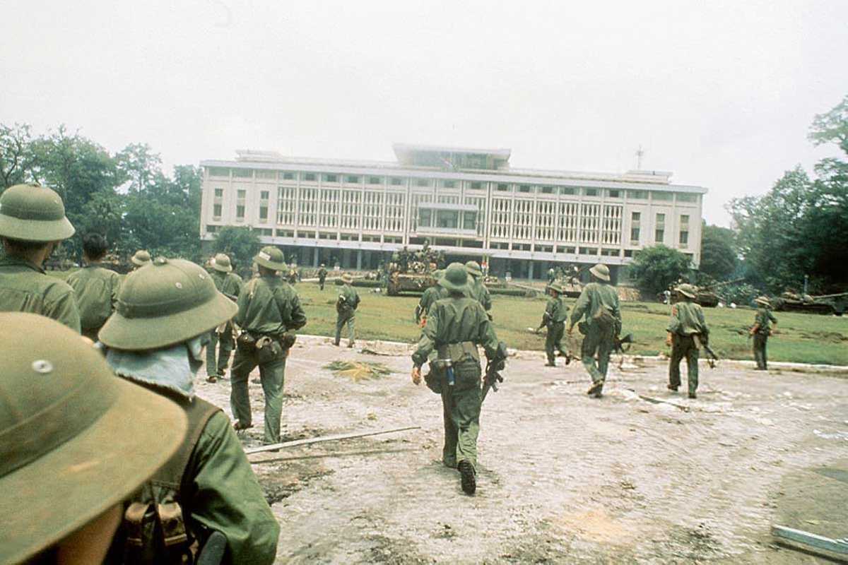 Historic Photo of Soldiers Approaching Independence Palace Historic photo of soldiers approaching Independence Palace Saigon during the Vietnam War
