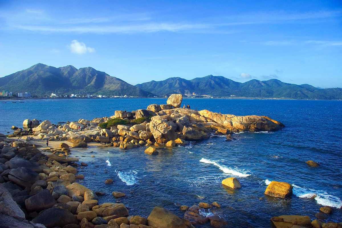 Ocean and Granite Rocks at Da Chong Wharf Nha Trang Ocean waves crashing against granite rocks at Da Chong Wharf, Nha Trang