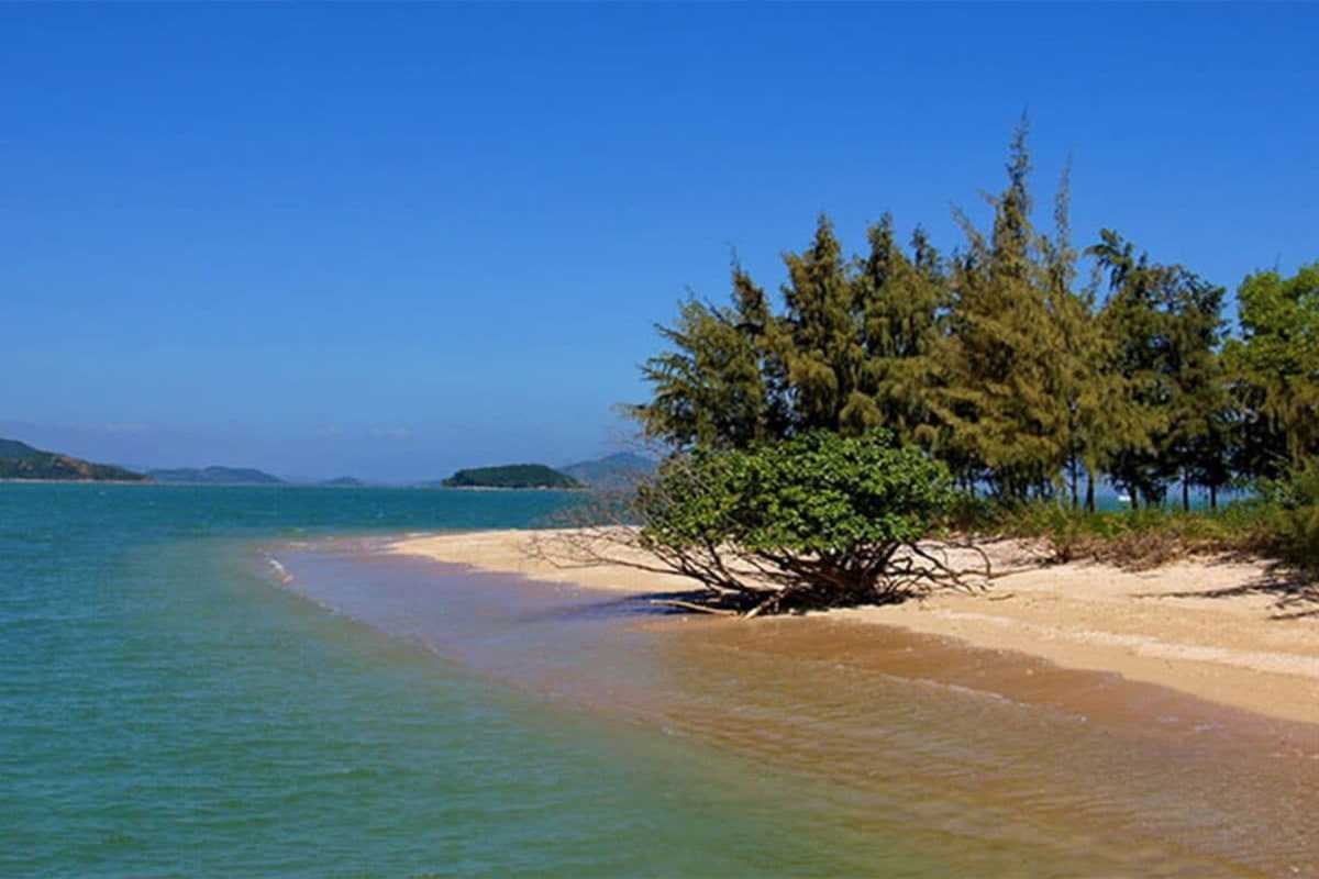 Ocean view from rocky cliff on Thi Island Stunning ocean and island view from rocky cliffs on Thi Island Nha Trang