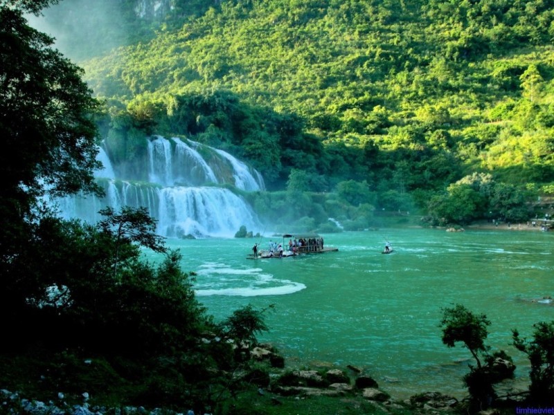 Panoramic mountain and sunset view at Bach Ma National Park