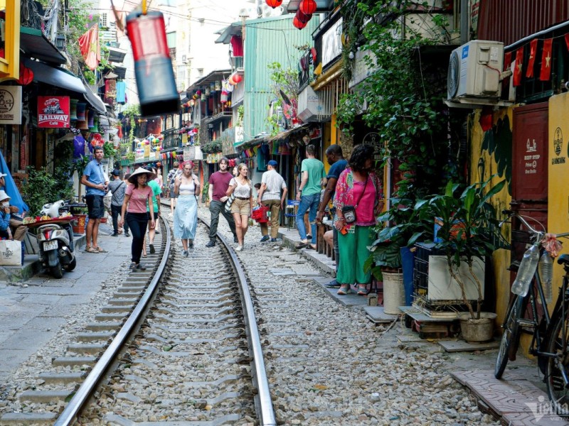 Railway cafés at Hanoi Train Street offering unique views