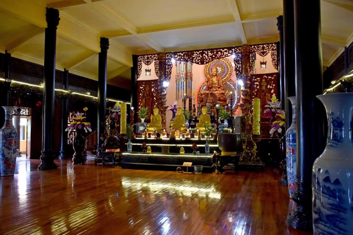 Tong Lam Lo Son Pagoda Meditation Hall Interior Inside view of the meditation hall at Tong Lam Lo Son Pagoda with cushions and altar