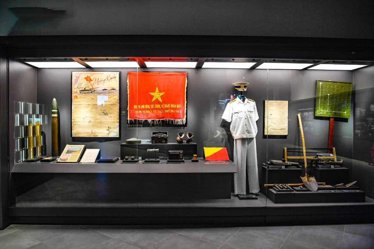 Vietnam Military History Museum Museum Entrance Main entrance to Vietnam Military History Museum with signage and pathways
