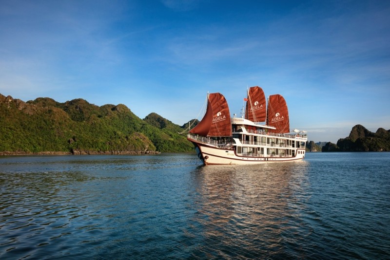 Boong tàu sang trọng trên du thuyền Adela Boutique