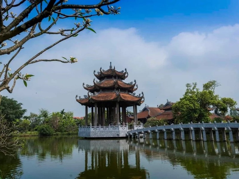 Scenic pavilion over a lake in Hung Yen