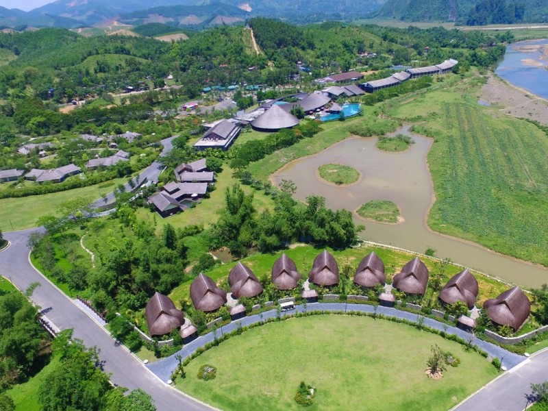 Luxury resort in Hoa Binh Vietnam with green hills