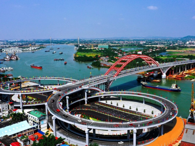 Scenic panoramic view of Hai Phong city from an elevated perspective.