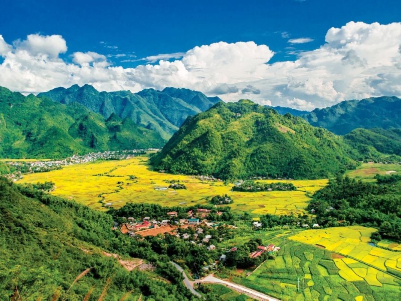 Panoramic view of lush Hoa Binh valley in Vietnam