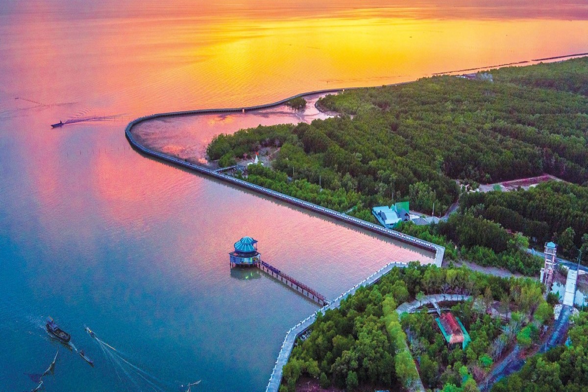 Sunset view at Ca Mau Cape National Park