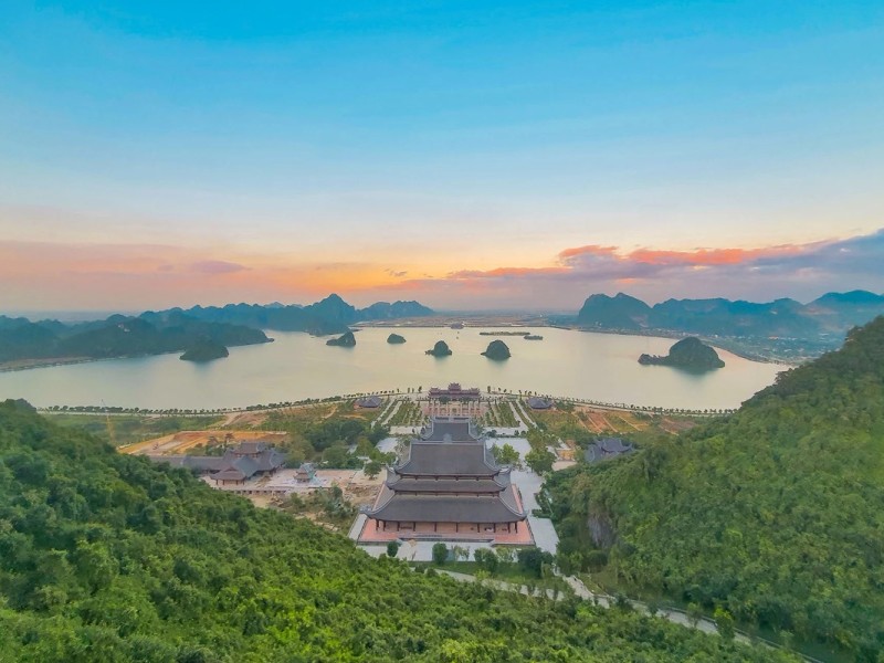 Tam Chuc Pagoda in Ha Nam, a grand spiritual landmark with scenic surroundings