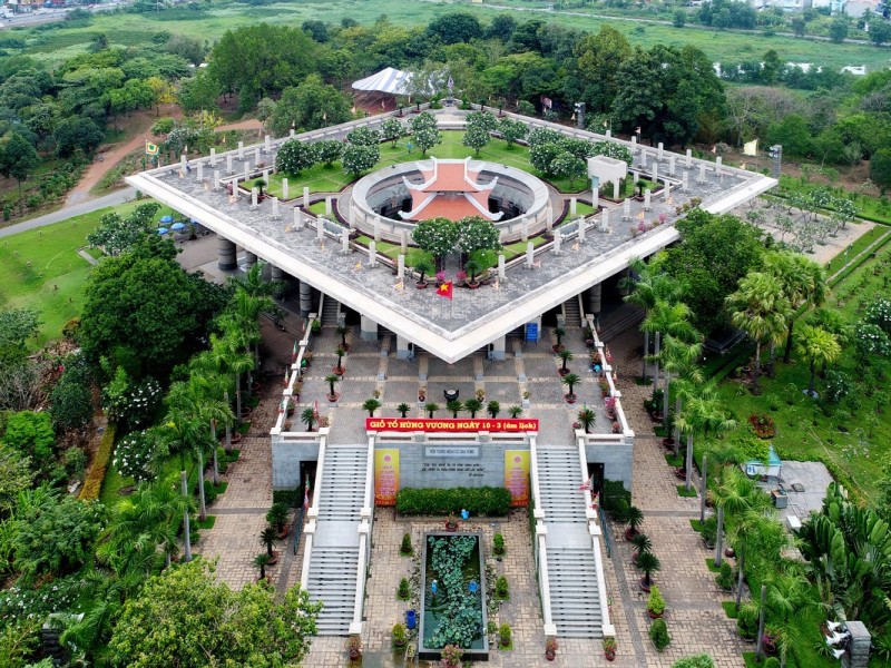 Visitors walking through the grand entrance of Hung King Temple in Phu Tho, a symbolic gateway to Vietnam's ancient heritage