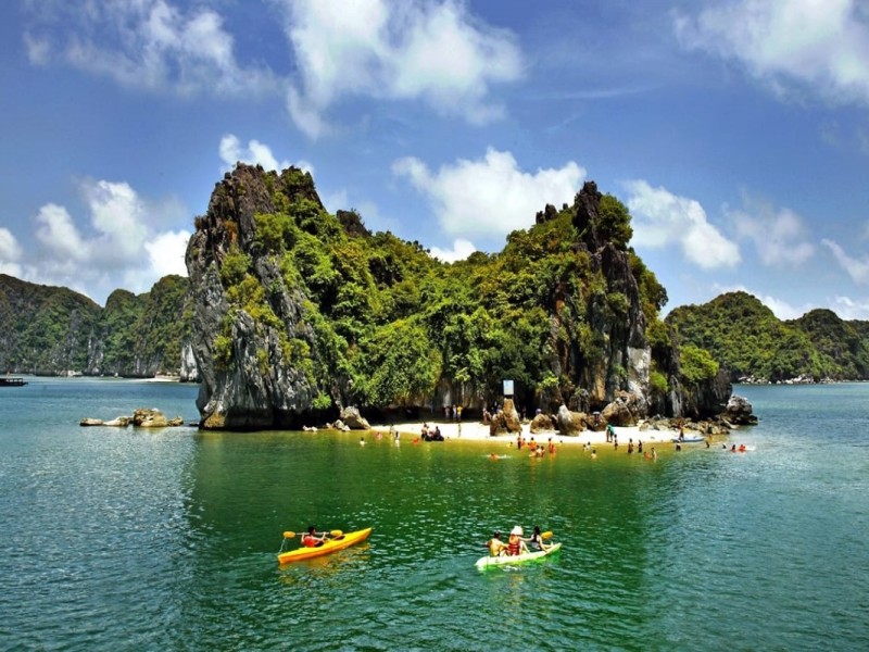 Van Boi Beach, a hidden gem in Lan Ha Bay