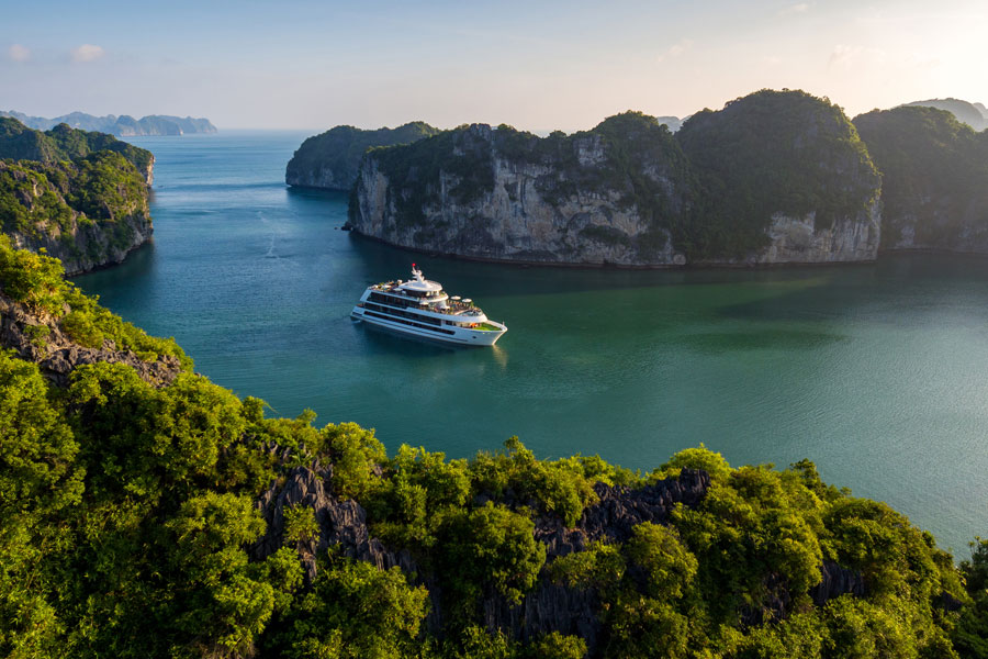 Halong Bay day cruise with round trip transfer from Hanoi