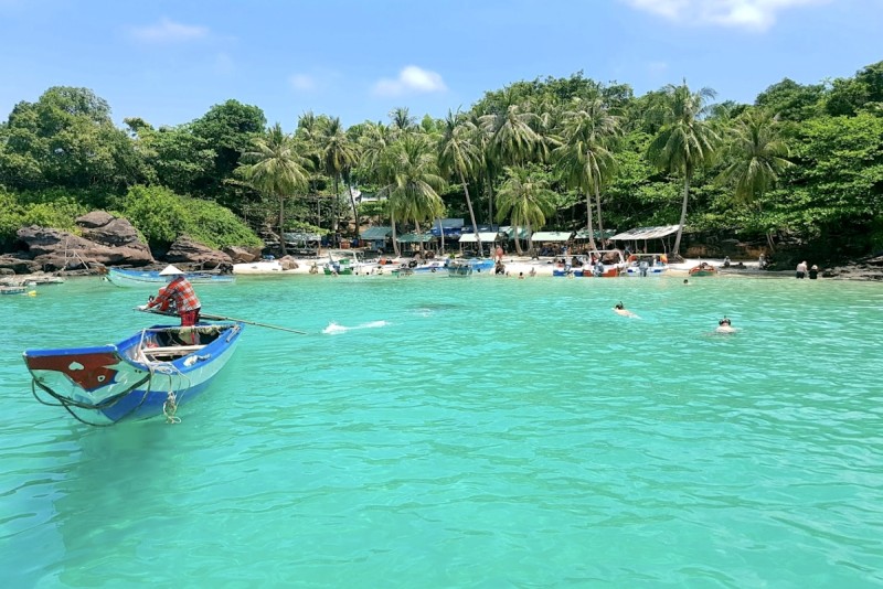 2 Islands Tour Phu Quoc – Explore Xuong Island & May Rut Trong