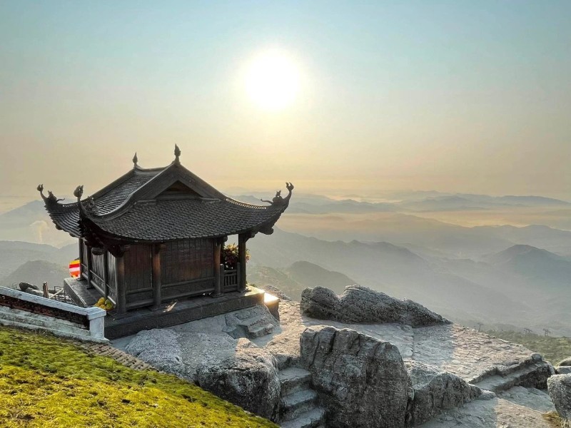 Hình ảnh chùa Hoa Yên giữa núi rừng Quảng Ninh