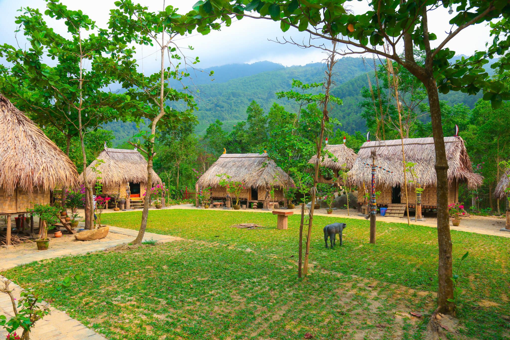 2 days explore Bho Hoong & Co Tu villages by jeep