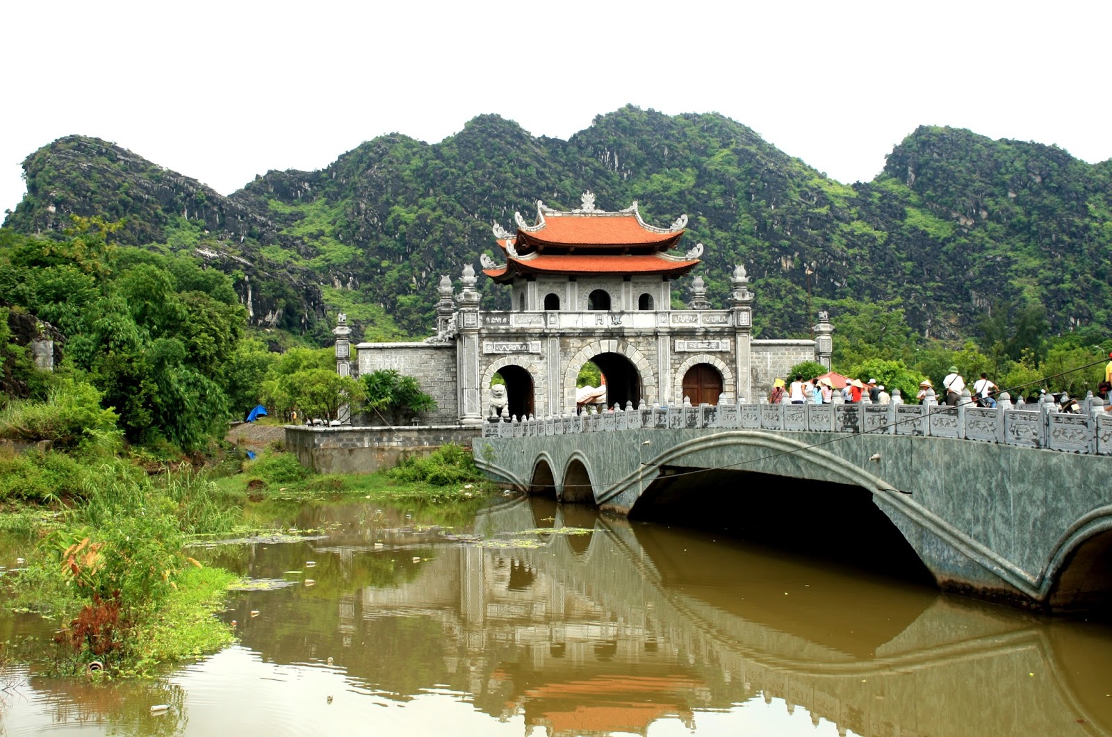 Full day Hoa Lu ancient capital and boat trip in Tam Coc